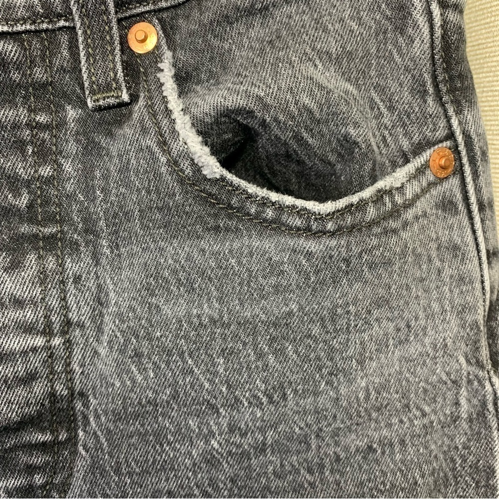 Levis Premium Ribcage Straight Black Worn Jeans Sz 24 Hi Rise Ankle Button Fly - Picture 6 of 14